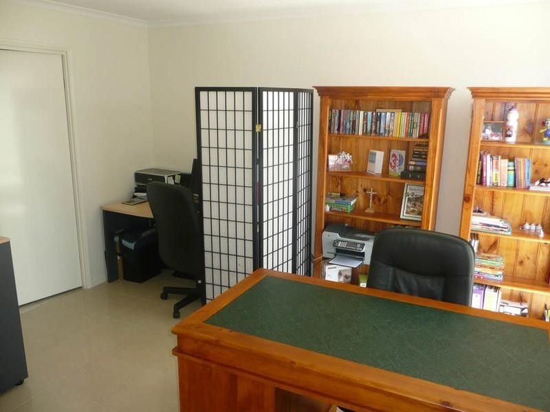 Regents Park QLD 4118