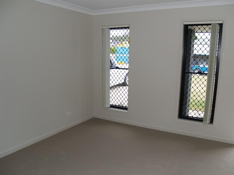 8 Hudson Street, Calamvale QLD 4116