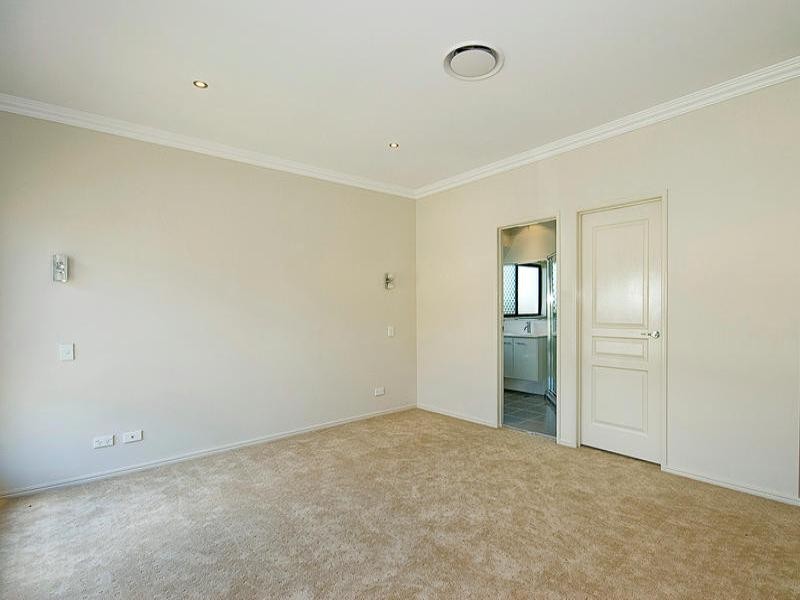 24 Injune Circuit, Calamvale QLD 4116