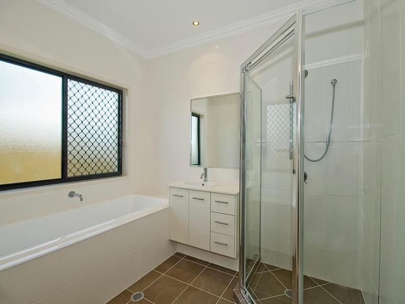 24 Injune Circuit, Calamvale QLD 4116