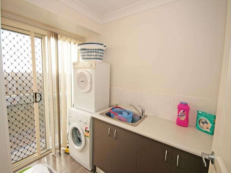 27 Nabeel Place, Calamvale QLD 4116