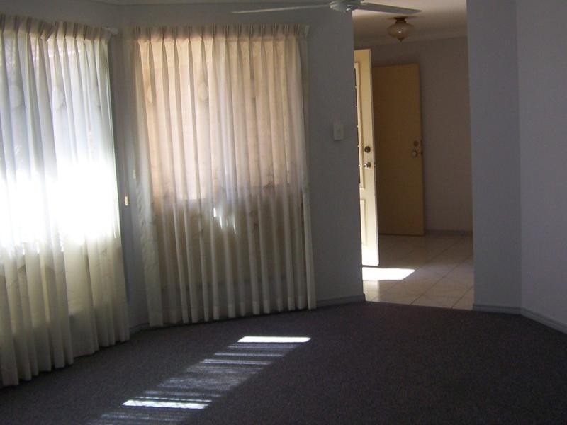 Stretton QLD 4116