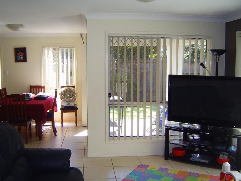 33 Earnshaw Street, Calamvale QLD 4116