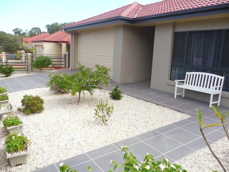 Stretton QLD 4116