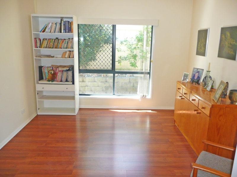 Stretton QLD 4116