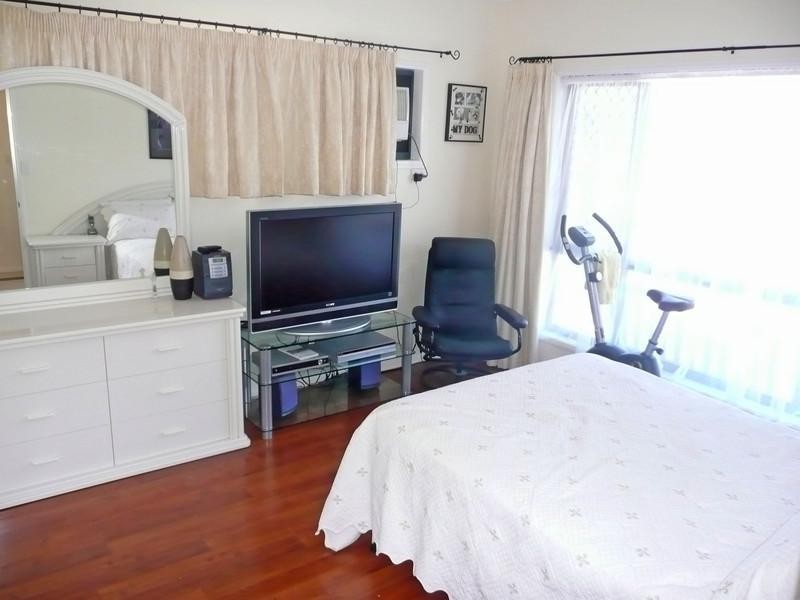 Stretton QLD 4116