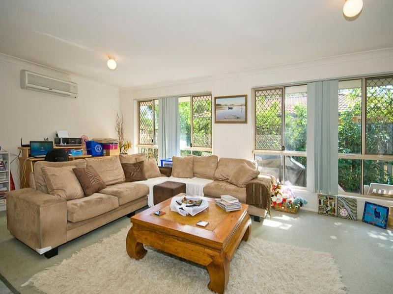 8 Stevenson Street, Calamvale QLD 4116