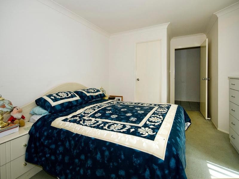 8 Stevenson Street, Calamvale QLD 4116