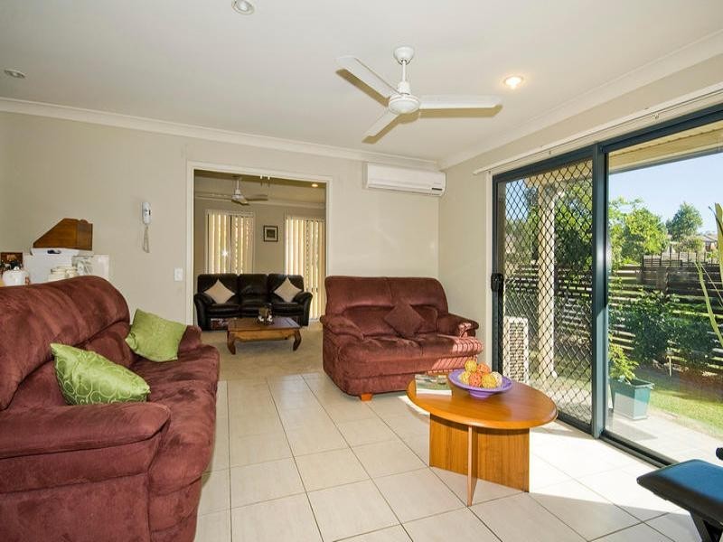 2 Mapelton Circuit, Parkinson QLD 4115