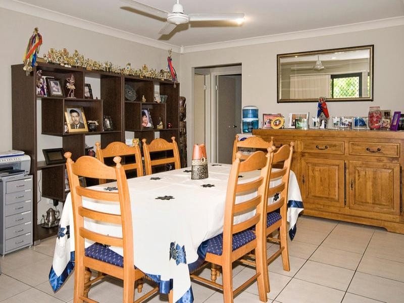 2 Mapelton Circuit, Parkinson QLD 4115