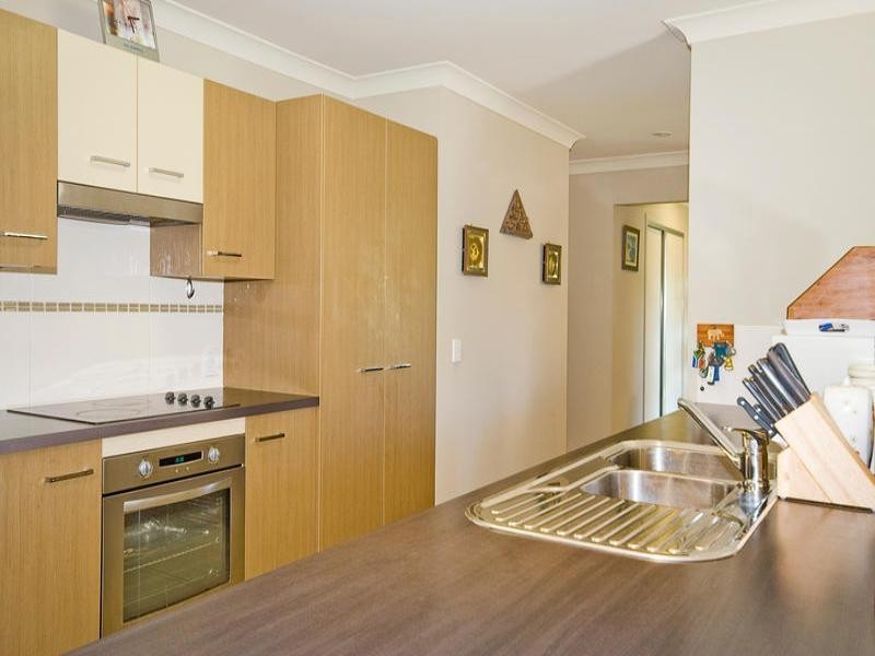 2 Mapelton Circuit, Parkinson QLD 4115