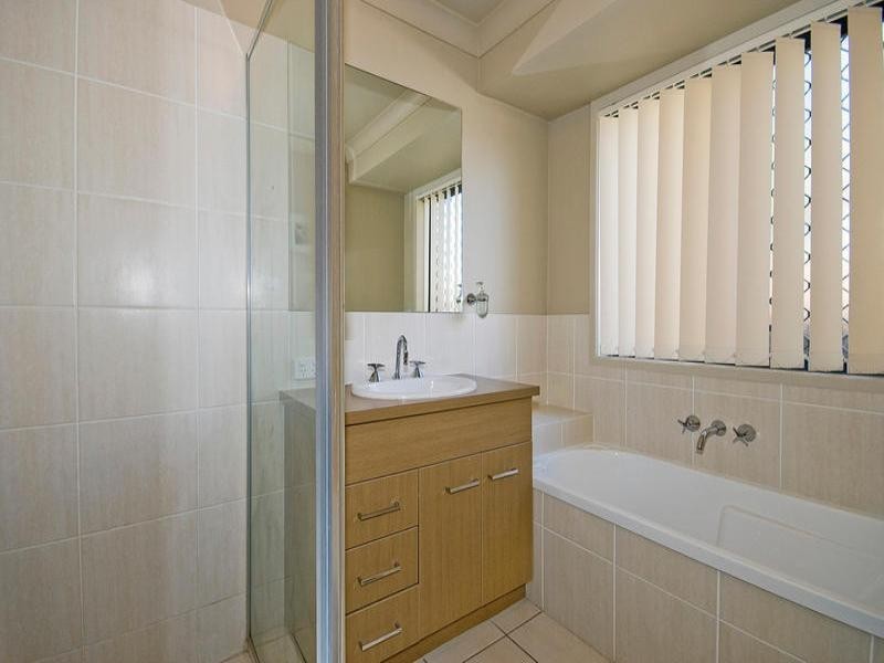 2 Mapelton Circuit, Parkinson QLD 4115