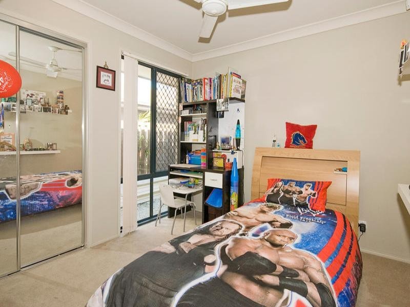 2 Mapelton Circuit, Parkinson QLD 4115