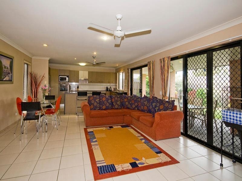 19 Mapelton Circuit, Parkinson QLD 4115