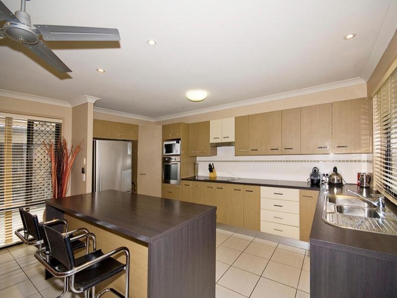 19 Mapelton Circuit, Parkinson QLD 4115