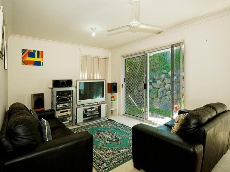 13 Freeman Place, Calamvale QLD 4116