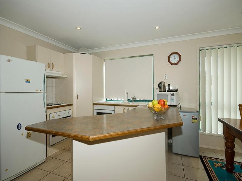 2 Dewick Court, Calamvale QLD 4116