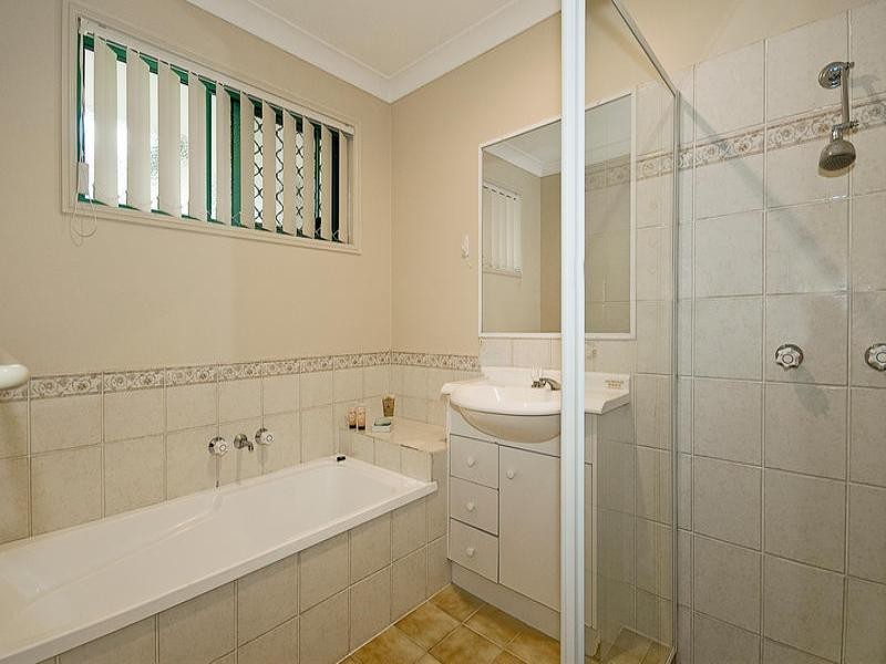 2 Dewick Court, Calamvale QLD 4116