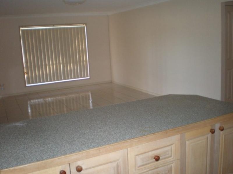 Stretton QLD 4116