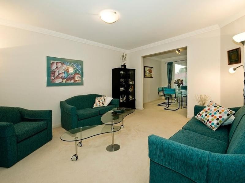 27 Calliandra Place, Calamvale QLD 4116