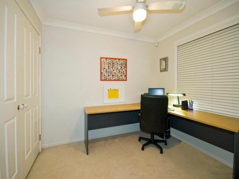 27 Calliandra Place, Calamvale QLD 4116