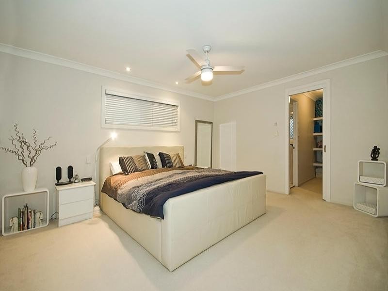 27 Calliandra Place, Calamvale QLD 4116