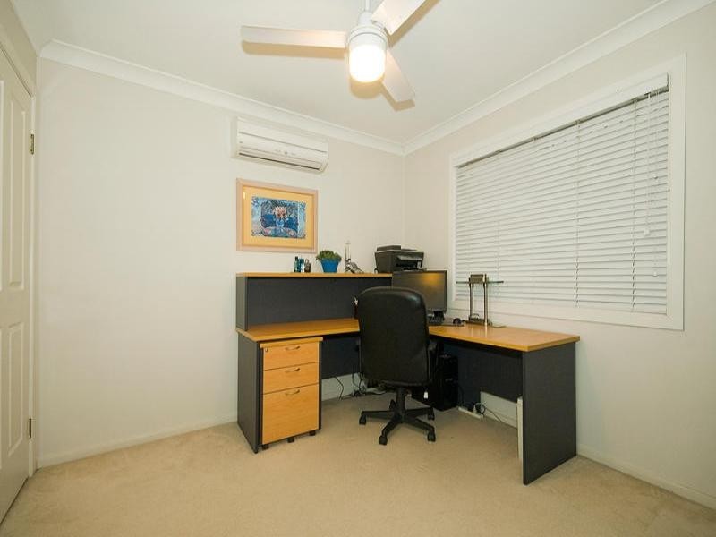 27 Calliandra Place, Calamvale QLD 4116