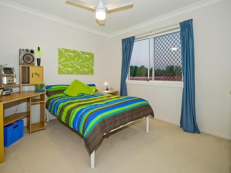 27 Calliandra Place, Calamvale QLD 4116