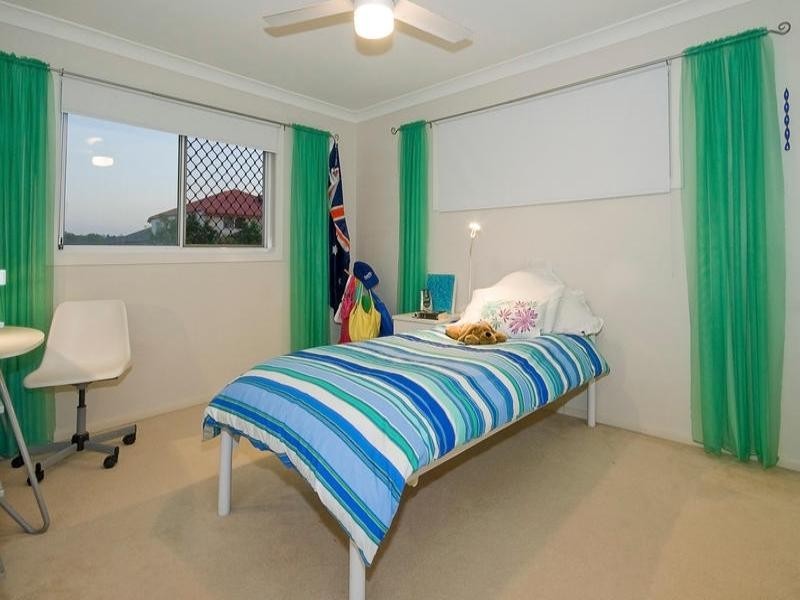 27 Calliandra Place, Calamvale QLD 4116