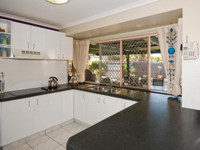 13 Gulubia Place, Calamvale QLD 4116