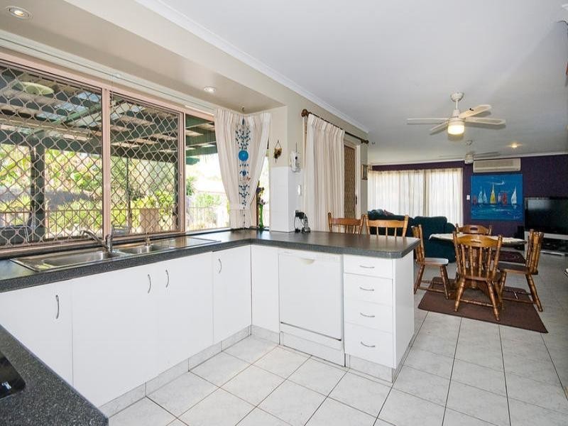 13 Gulubia Place, Calamvale QLD 4116