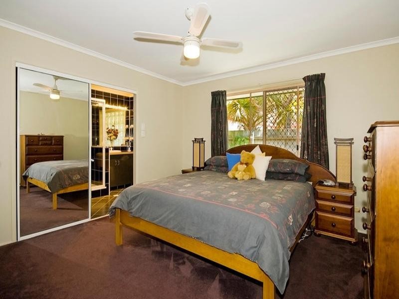 13 Gulubia Place, Calamvale QLD 4116