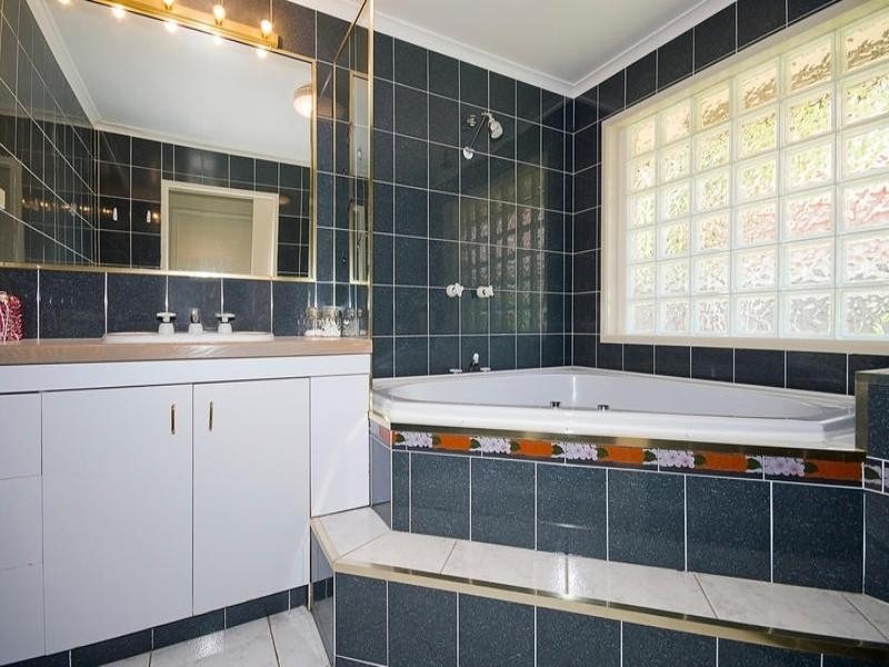 13 Gulubia Place, Calamvale QLD 4116