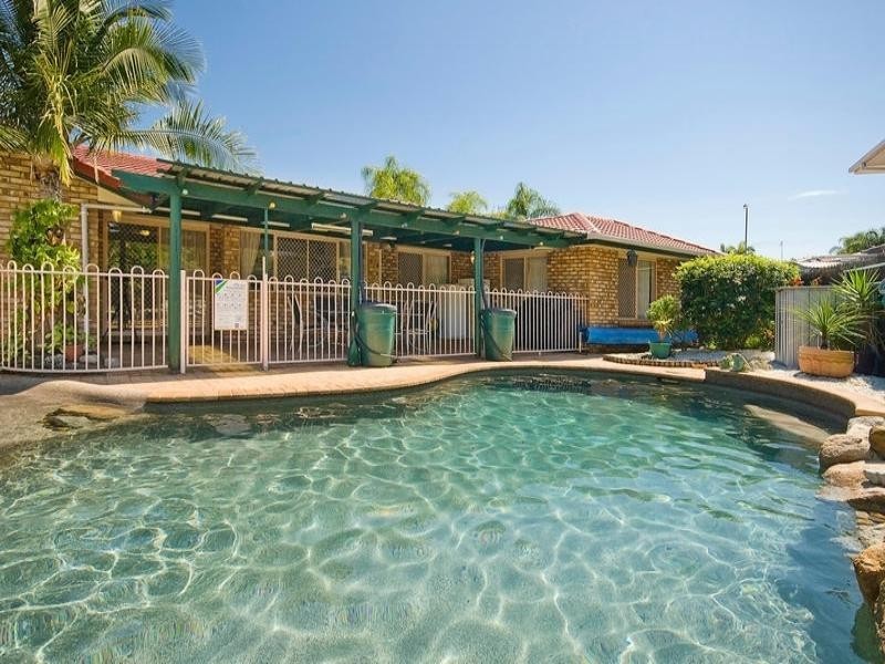 13 Gulubia Place, Calamvale QLD 4116
