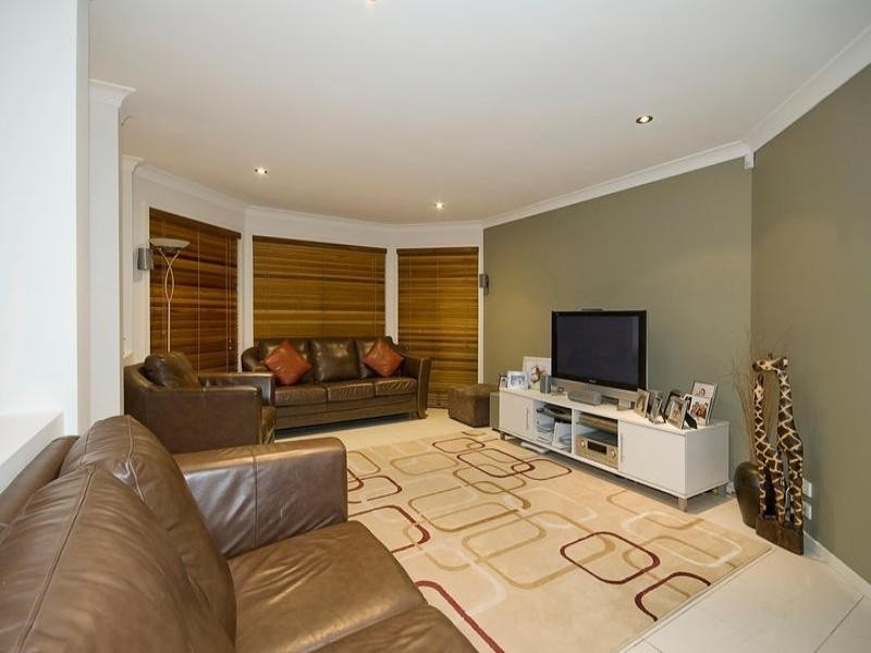 53 Woodlark Crescent, Parkinson QLD 4115