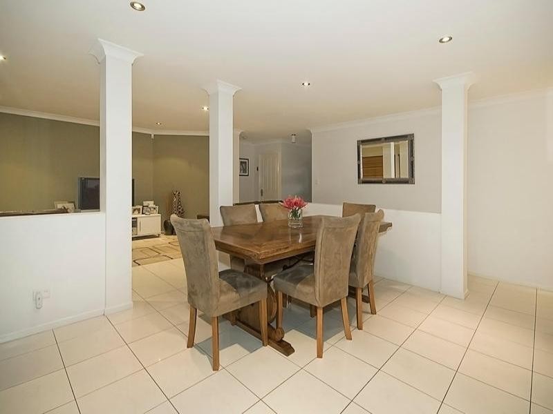 53 Woodlark Crescent, Parkinson QLD 4115