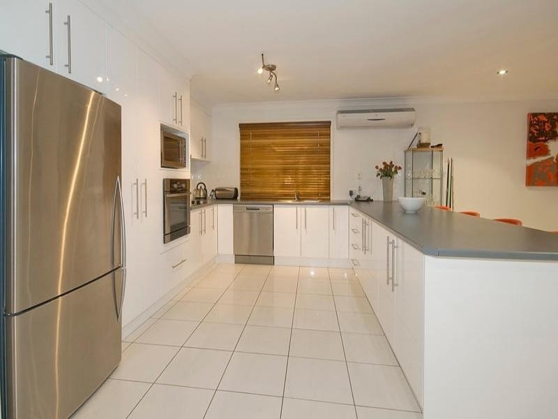 53 Woodlark Crescent, Parkinson QLD 4115