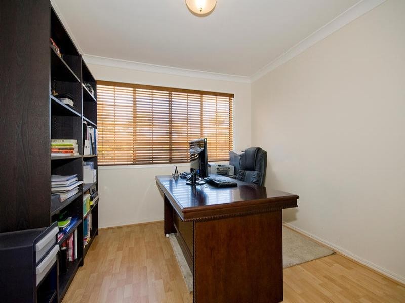 4 Galliano Court, Calamvale QLD 4116