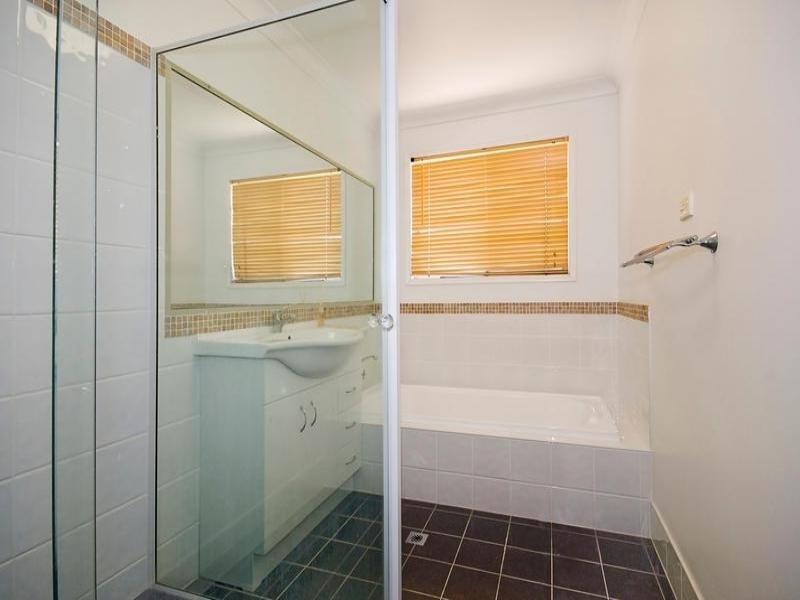 4 Galliano Court, Calamvale QLD 4116