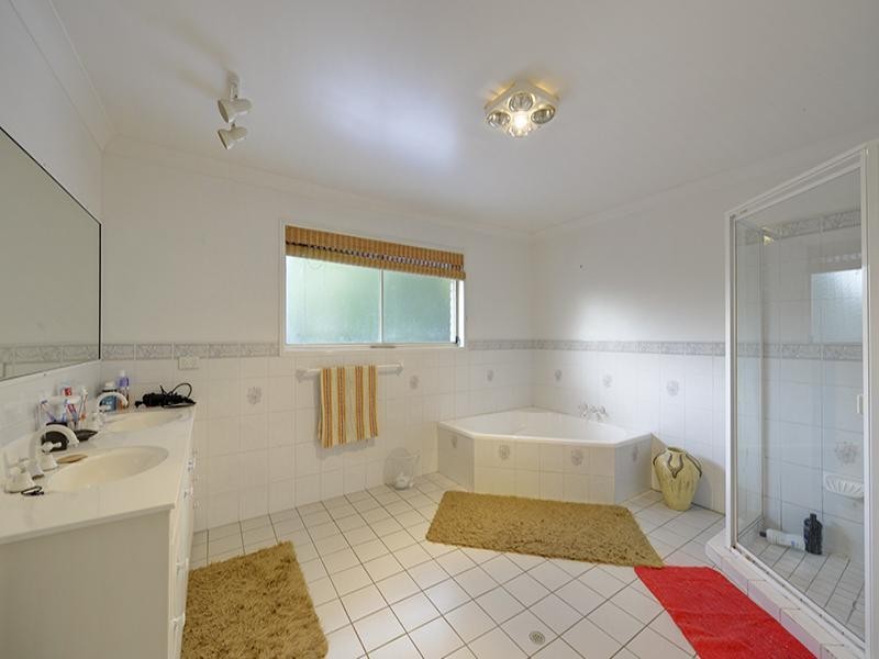 8 Geneva Close, Parkinson QLD 4115
