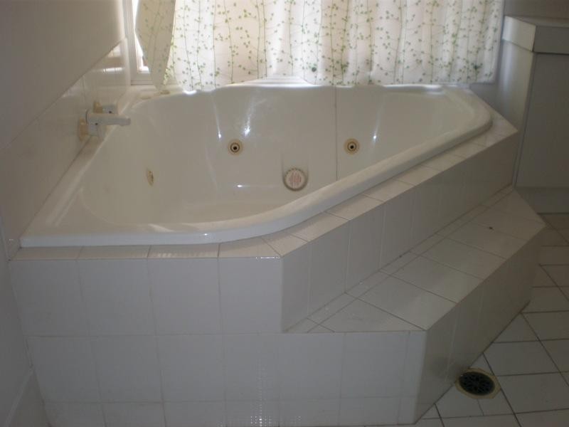 Stretton QLD 4116