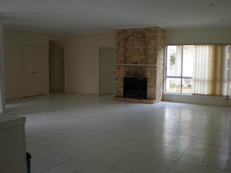 Stretton QLD 4116