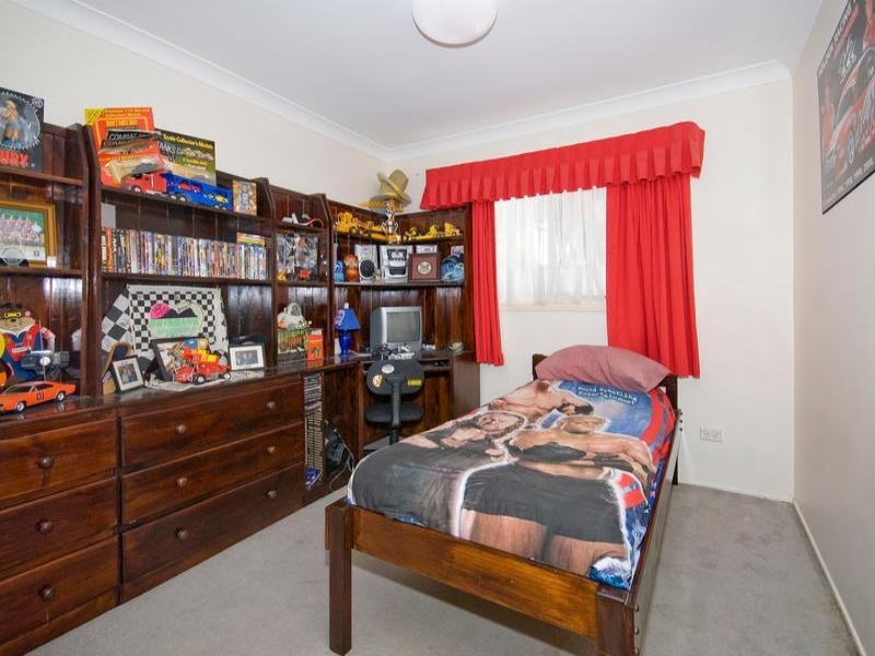 29 Swan Lake Crescent, Calamvale QLD 4116