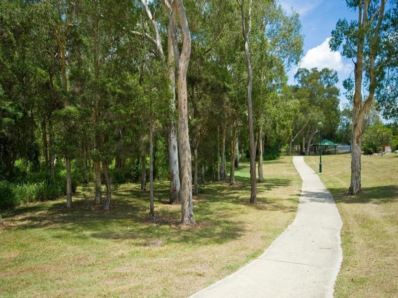 29 Swan Lake Crescent, Calamvale QLD 4116