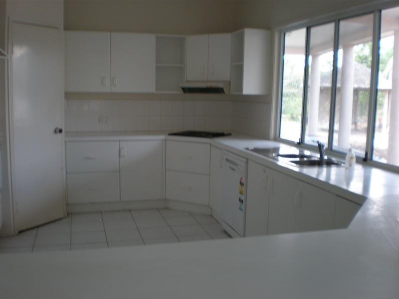 Stretton QLD 4116