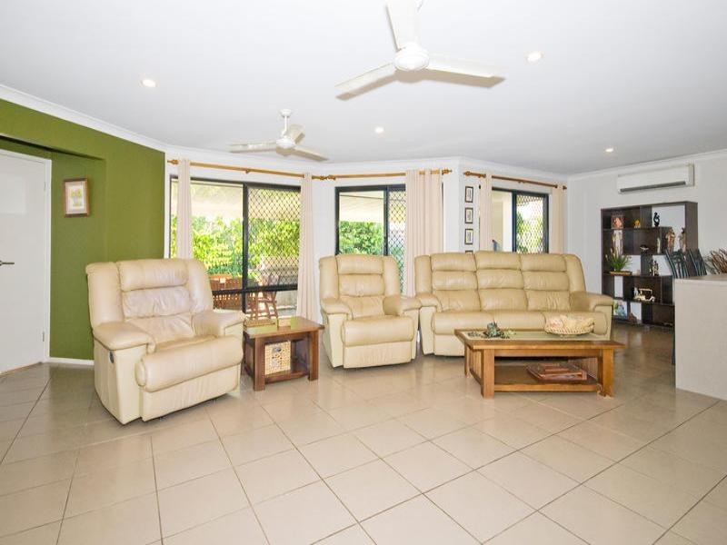 52 Mapelton Circuit, Parkinson QLD 4115