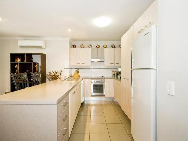 52 Mapelton Circuit, Parkinson QLD 4115