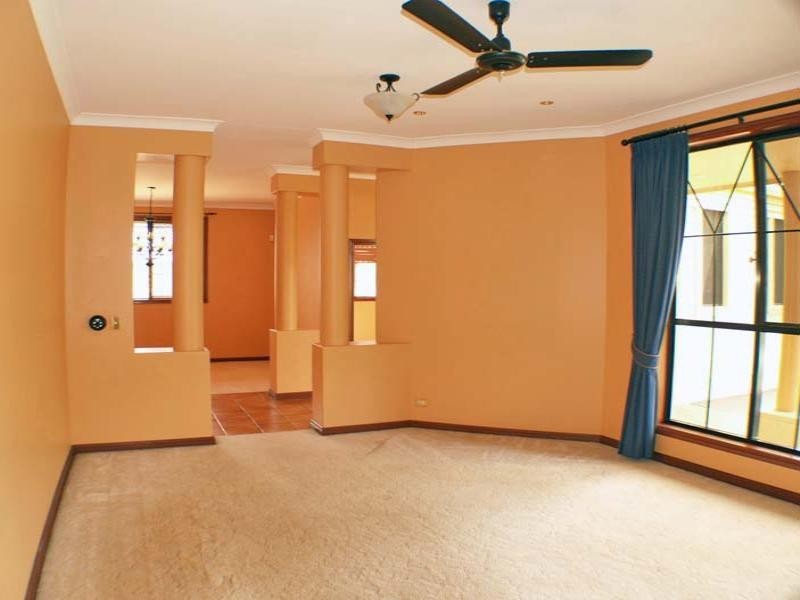 9 Maidenhair Place, Calamvale QLD 4116