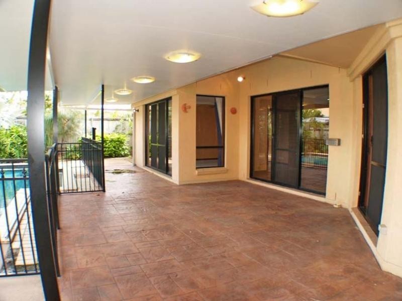 9 Maidenhair Place, Calamvale QLD 4116