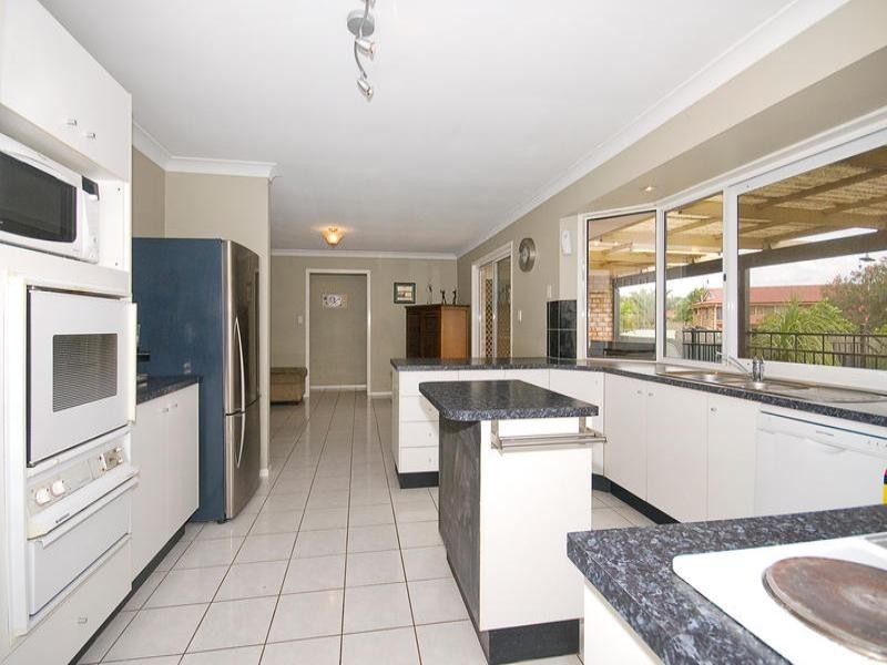 88 Honeysuckle Wy, Calamvale QLD 4116